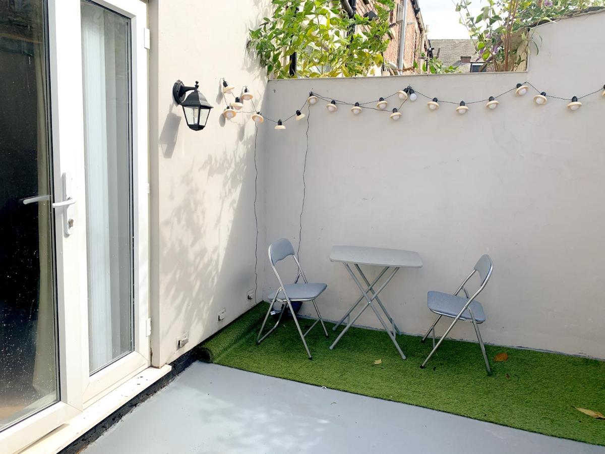 Large House Near Anfield & Liverpool Town מראה חיצוני תמונה