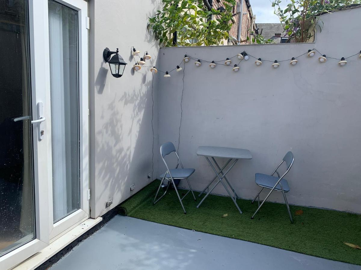 Large House Near Anfield & Liverpool Town מראה חיצוני תמונה
