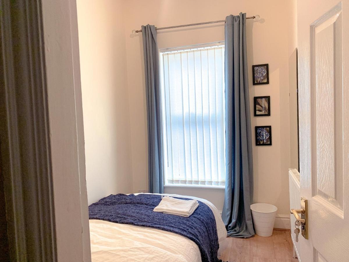 Large House Near Anfield & Liverpool Town מראה חיצוני תמונה