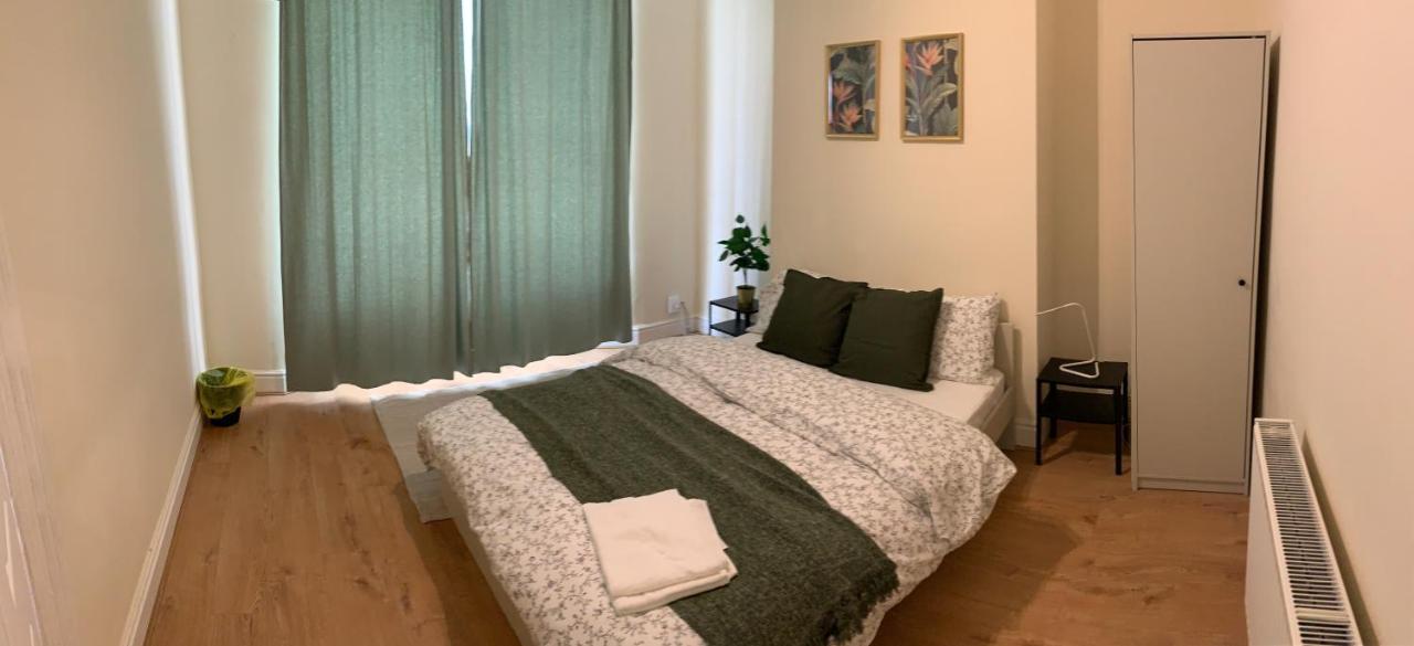 Large House Near Anfield & Liverpool Town מראה חיצוני תמונה